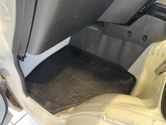 ご覧いただきありがとうございます。車両詳細等お気軽に店舗スタッフまでお問い合わせください。通話無料の専用フリーダイヤルもご用意しております【００７８−６０４３−８２２１】ぜひご利用ください。