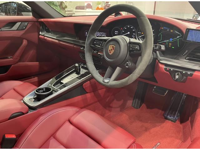 ９１１ ９１１カレラ　スポーツクロノＰＫＧ／スポーツエクゾースト／２０インチ２１インチカレラＳホイール／ドラレコ前後／バックカメラ／３６０度カメラ／レッドレザー／プライバシーガラス／１４ｗａｙスポーツシート／保証継承（24枚目）