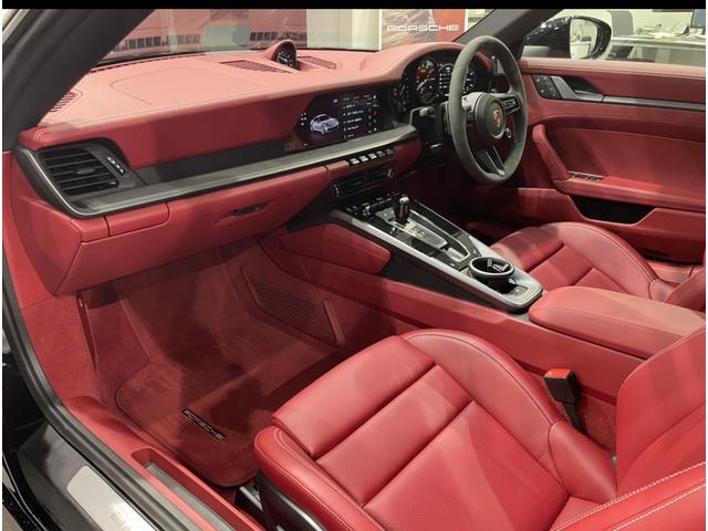 ９１１ ９１１カレラ　スポーツクロノＰＫＧ／スポーツエクゾースト／２０インチ２１インチカレラＳホイール／ドラレコ前後／バックカメラ／３６０度カメラ／レッドレザー／プライバシーガラス／１４ｗａｙスポーツシート／保証継承（33枚目）