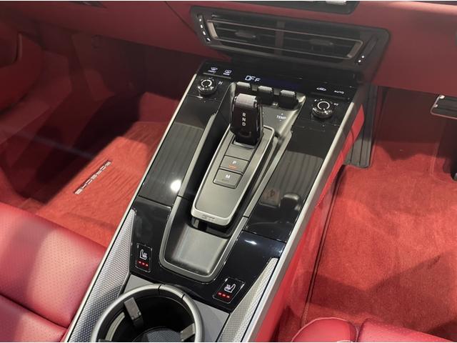 ９１１ ９１１カレラ　スポーツクロノＰＫＧ／スポーツエクゾースト／２０インチ２１インチカレラＳホイール／ドラレコ前後／バックカメラ／３６０度カメラ／レッドレザー／プライバシーガラス／１４ｗａｙスポーツシート／保証継承（34枚目）