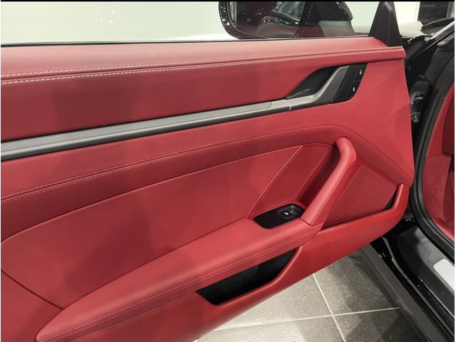９１１ ９１１カレラ　スポーツクロノＰＫＧ／スポーツエクゾースト／２０インチ２１インチカレラＳホイール／ドラレコ前後／バックカメラ／３６０度カメラ／レッドレザー／プライバシーガラス／１４ｗａｙスポーツシート／保証継承（38枚目）
