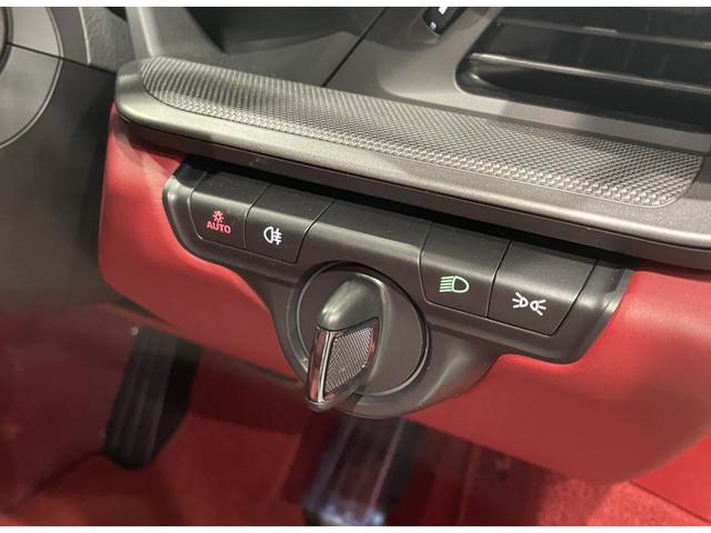 ９１１ ９１１カレラ　スポーツクロノＰＫＧ／スポーツエクゾースト／２０インチ２１インチカレラＳホイール／ドラレコ前後／バックカメラ／３６０度カメラ／レッドレザー／プライバシーガラス／１４ｗａｙスポーツシート／保証継承（40枚目）