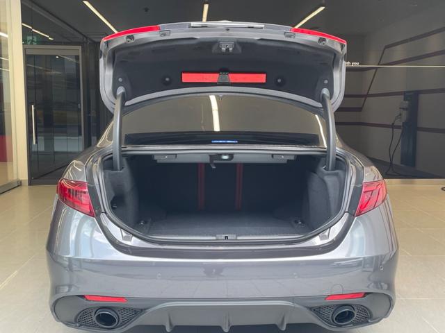ジュリア ヴェローチェ　ディーラー管理試乗車　Ａｐｐｌｅ　Ｃａｒｐｌａｙ／Ａｎｄｒｏｉｄ　Ａｕｔｏ対応　ドライブレコーダー　ＥＴＣ付（8枚目）