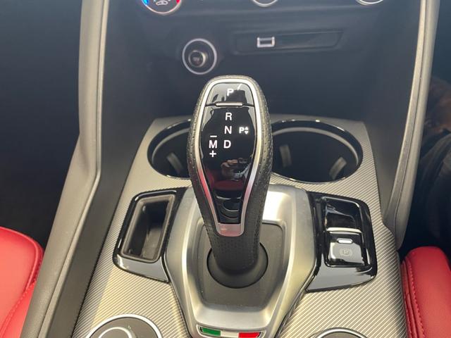 ジュリア ヴェローチェ　ディーラー管理試乗車　Ａｐｐｌｅ　Ｃａｒｐｌａｙ／Ａｎｄｒｏｉｄ　Ａｕｔｏ対応　ドライブレコーダー　ＥＴＣ付（35枚目）