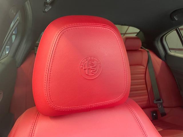 ジュリア ヴェローチェ　ディーラー管理試乗車　Ａｐｐｌｅ　Ｃａｒｐｌａｙ／Ａｎｄｒｏｉｄ　Ａｕｔｏ対応　ドライブレコーダー　ＥＴＣ付（44枚目）