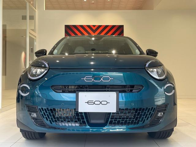 ６００ハイブリッド ラ　プリマ　ディーラー試乗使用車　認定中古車　新車保証継承　純正ナビゲーション　Ａｐｐｌｅ　Ｃａｒｐｌａｙ／Ａｎｄｒｏｉｄ　Ａｕｔｏ対応　アダプティブクルーズコントロール　シートヒーター（3枚目）