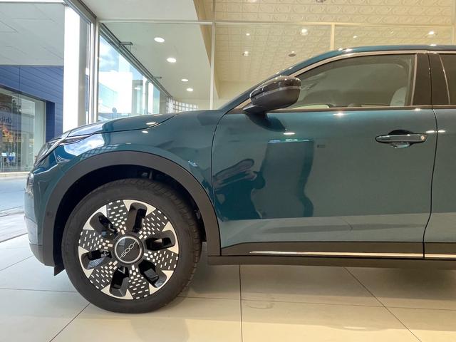 ６００ハイブリッド ラ　プリマ　ディーラー試乗使用車　認定中古車　新車保証継承　純正ナビゲーション　Ａｐｐｌｅ　Ｃａｒｐｌａｙ／Ａｎｄｒｏｉｄ　Ａｕｔｏ対応　アダプティブクルーズコントロール　シートヒーター（6枚目）