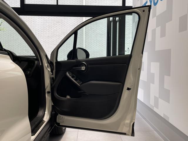 ５００Ｘ 　５００Ｘクロス　認定中古車　ＥＴＣ　ドライブレコーダー前後　バックカメラ　ハーフレザーシート　シートヒーター　ターボ　アイドリングストップ　アダプティブクルーズコントロール　ＵＳＢ入力端子（18枚目）