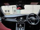 ヴェローチェ　認定中古車　フロアマット　　新車保証継承　　バックカメラ　レザーシート　ナビゲーション　アップルカープレイ　アンドロイドオート(18枚目)