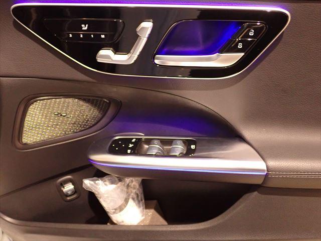 Ｃ２２０　ｄ　アバンギャルド　ＡＭＧライン　レザーエクスクルーシブパッケージ　ベーシックパッケージ　Ｂｌｕｅｔｏｏｔｈ接続　ＥＴＣ　ＬＥＤヘッドライト　ＴＶ　アイドリングストップ　クルーズコントロール　コネクテッド機能　サイドカメラ(11枚目)