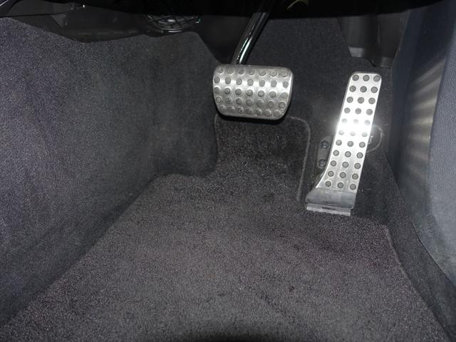 Ｃクラス Ｃ１８０　アバンギャルド　ＡＭＧライン　レーダーセーフティパッケージ　ベーシックパッケージ　Ｂｌｕｅｔｏｏｔｈ接続　ＥＴＣ　ＬＥＤヘッドライト　ＴＶ　アイドリングストップ　クルーズコントロール　コネクテッド機能　シートヒーター（26枚目）