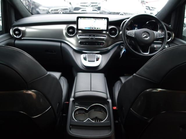 Ｖクラス Ｖ２２０　ｄ　エクスクルーシブ　ロング　プラチナスイート　Ｂｌｕｅｔｏｏｔｈ接続　ＥＴＣ　ＬＥＤヘッドライト　ＴＶ　アイドリングストップ　クルーズコントロール　コネクテッド機能　サイドカメラ　サンルーフ・ガラスルーフ　シートエアコン　シートヒーター（33枚目）