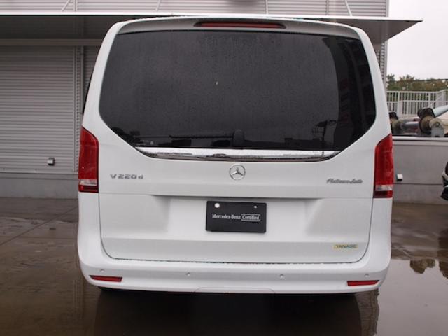 Ｖクラス Ｖ２２０　ｄ　エクスクルーシブ　ロング　プラチナスイート　Ｂｌｕｅｔｏｏｔｈ接続　ＥＴＣ　ＬＥＤヘッドライト　ＴＶ　アイドリングストップ　クルーズコントロール　コネクテッド機能　サイドカメラ　サンルーフ・ガラスルーフ　シートエアコン　シートヒーター（36枚目）