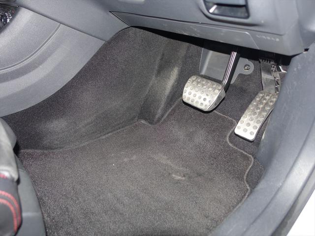 ＣＬＡクラス シューティングブレーク ＣＬＡ１８０　シューティングブレーク　ＡＭＧスタイル　ＡＭＧプレミアムパッケージ　レーダーセーフティパッケージ　Ｂｌｕｅｔｏｏｔｈ接続　ＣＤ　ＤＶＤ再生　ＥＴＣ　ＬＥＤヘッドライト　ＴＶ　アイドリングストップ　クルーズコントロール（26枚目）