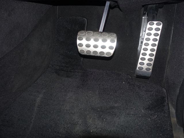 Ｇクラス Ｇ３５０　ｄ　ラグジュアリーパッケージ　Ｂｌｕｅｔｏｏｔｈ接続　ＣＤ　ＤＶＤ再生　ＥＴＣ　ＴＶ　アイドリングストップ　クルーズコントロール　サンルーフ・ガラスルーフ　シートヒーター　トランクスルー　ナビ（23枚目）