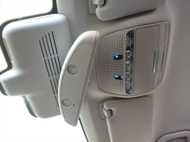 Ｃクラス Ｃ２００　アバンギャルド　ベーシックパッケージ　プレミアムパッケージ　Ｂｌｕｅｔｏｏｔｈ接続　ＣＤ　ＤＶＤ再生　ＥＴＣ　ＬＥＤヘッドライト　ＴＶ　アイドリングストップ　クルーズコントロール　シートヒーター　トランクスルー　ナビ（21枚目）