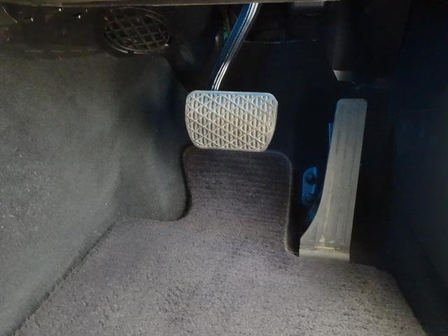 Ｃクラス Ｃ２００　アバンギャルド　ベーシックパッケージ　プレミアムパッケージ　Ｂｌｕｅｔｏｏｔｈ接続　ＣＤ　ＤＶＤ再生　ＥＴＣ　ＬＥＤヘッドライト　ＴＶ　アイドリングストップ　クルーズコントロール　シートヒーター　トランクスルー　ナビ（27枚目）