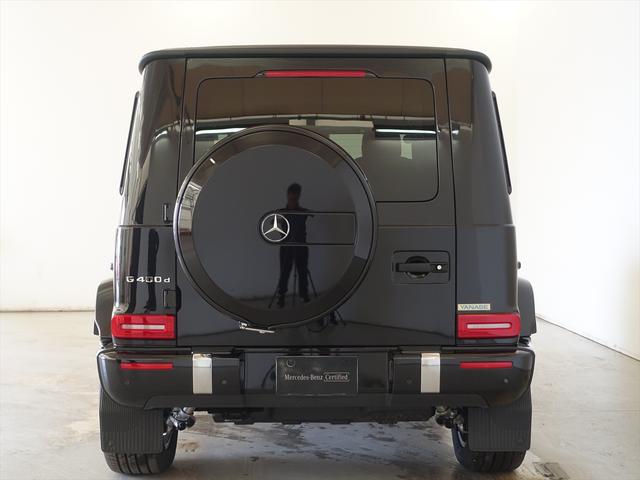 ヤナセの中古車は、すべて第三者検査専門機関（ＡＩＳ）によって、内外装から機関にいたるまで公正かつ厳正に検査されます。検査後、経験豊富なスタッフが、記録簿の確認、ＣＰＵ診断テストなどを実施いたします。