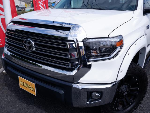 タンドラ クルーマックス　ＳＲ５　４ＷＤ　ベンチシート＆コラムシフト　ブラックレザー内装　リフトアップ　ボディ同色オーバーフェンダー　ＬＥＥＲハードトノカバー　ベッドライナー　カロッツェリアナビ　バックカメラ　ＥＴＣ（5枚目）