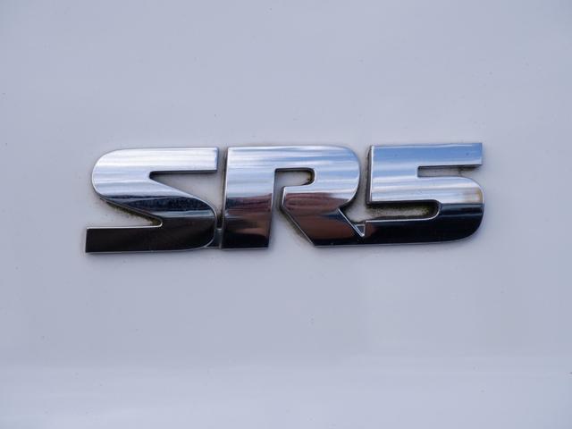 タンドラ クルーマックス　ＳＲ５　４ＷＤ　ベンチシート＆コラムシフト　ブラックレザー内装　リフトアップ　ボディ同色オーバーフェンダー　ＬＥＥＲハードトノカバー　ベッドライナー　カロッツェリアナビ　バックカメラ　ＥＴＣ（23枚目）