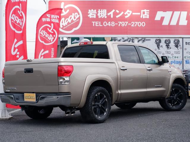 タンドラ クルーマックス リミテッド V8 新車並行 2WD BWオーバーフェンダー LINE-X荷台 ハードトノカバー 新品ヘッドライト CORSA2本出しマフラー チルト&スライドサンルーフ レッドロックレザー内装 シートヒーター(4枚目)