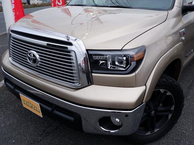 タンドラ クルーマックス リミテッド V8 新車並行 2WD BWオーバーフェンダー LINE-X荷台 ハードトノカバー 新品ヘッドライト CORSA2本出しマフラー チルト&スライドサンルーフ レッドロックレザー内装 シートヒーター(5枚目)