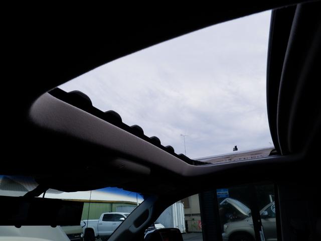 タンドラ クルーマックス リミテッド V8 新車並行 2WD BWオーバーフェンダー LINE-X荷台 ハードトノカバー 新品ヘッドライト CORSA2本出しマフラー チルト&スライドサンルーフ レッドロックレザー内装 シートヒーター(18枚目)