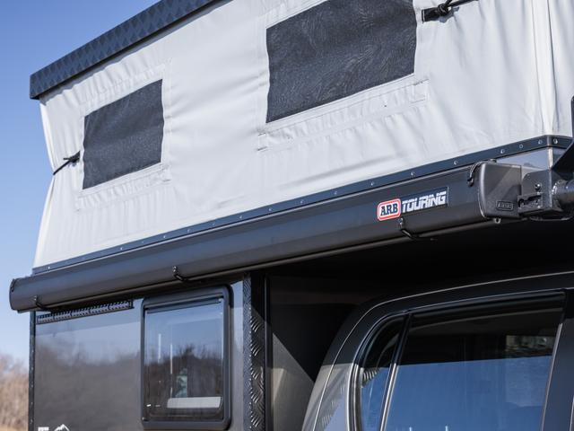 ハイラックス Ｚ　ＦＴポーター１２５　元デモカー販売　オーバーランドスタイル　８ナンバーキャンピング登録　荷台ＬＩＮＥ－Ｘ　ＬＥＤライトバーソーラー有り電源システム　ＯＭＥ　ＢＰ－５１ショック　オプカン　各カメラ（12枚目）