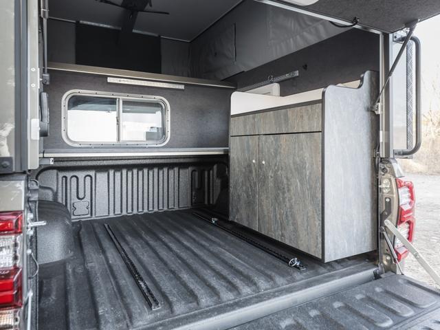 ハイラックス Ｚ　ＦＴポーター１２５　元デモカー販売　オーバーランドスタイル　８ナンバーキャンピング登録　荷台ＬＩＮＥ－Ｘ　ＬＥＤライトバーソーラー有り電源システム　ＯＭＥ　ＢＰ－５１ショック　オプカン　各カメラ（17枚目）