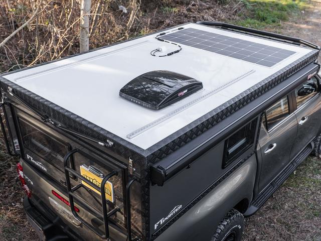 ハイラックス Ｚ　ＦＴポーター１２５　元デモカー販売　オーバーランドスタイル　８ナンバーキャンピング登録　荷台ＬＩＮＥ－Ｘ　ＬＥＤライトバーソーラー有り電源システム　ＯＭＥ　ＢＰ－５１ショック　オプカン　各カメラ（22枚目）