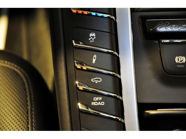 マカン ターボ スポーツクロノPKG エアサスペンション ベンチレーション PSCB パノラミックサンルーフ スポーツデザインミラー カーボンサイドブレード ティンテッドLEDテールライト(32枚目)