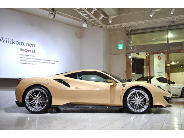 ４８８ピスタ ベースグレード　ＲＯＢＥＲＵＴＡリフタ　Ｂｒｉｌｌｉａｎｔマフラ　ＡＬ１３ＡＷ２１インチ２２インチ　ＮＯＶＩＴＥＣカーボンパーツ　Ｃａｐｒｉｓｔｏカーボンドアミラー　ｉｎｏｚｅｔｅｋフルラッピング　アップルカープレイ（5枚目）