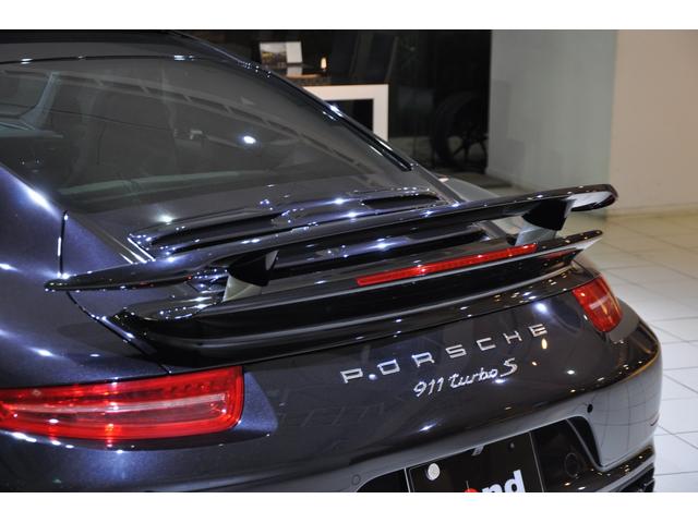 ９１１ターボＳ　カーボンインテリア　カーボンドアシルガード　カーボンＰＤＫセレクトレバー　ガラスサンルーフ　ツートンレザーインテリア　ベンチレーション(19枚目)