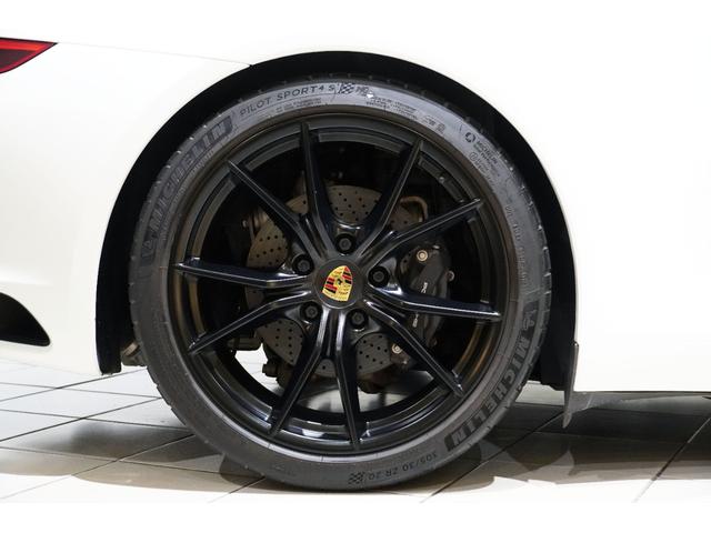 ９１１ ９１１カレラＴ　マトリクスＬＥＤヘッドライト（ＰＤＬＳ＋）　カレラＴインテリアＰＫＧレッドステッチ　レーンチェンジアシスト　ティンテッドテールレンズ　パワステプラス　スポーツエグゾースト　２０インチカレラＳホイール（5枚目）