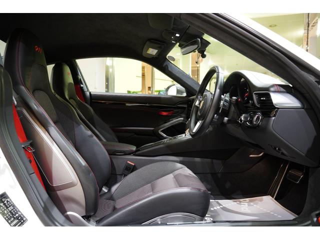 ９１１ ９１１カレラＴ　マトリクスＬＥＤヘッドライト（ＰＤＬＳ＋）　カレラＴインテリアＰＫＧレッドステッチ　レーンチェンジアシスト　ティンテッドテールレンズ　パワステプラス　スポーツエグゾースト　２０インチカレラＳホイール（26枚目）