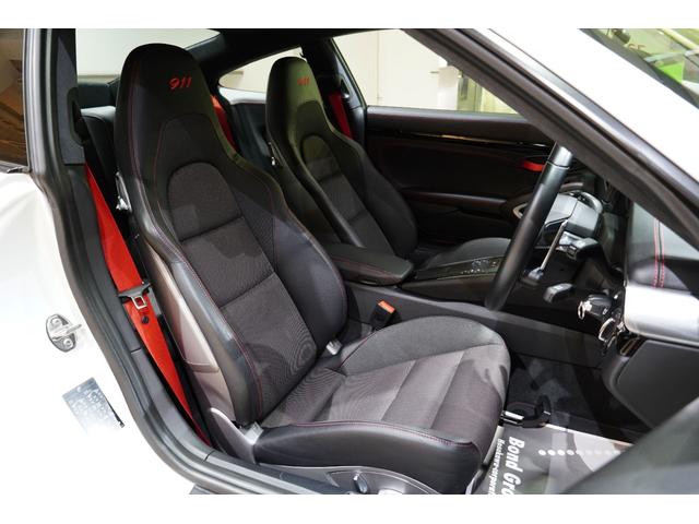 ９１１ ９１１カレラＴ　マトリクスＬＥＤヘッドライト（ＰＤＬＳ＋）　カレラＴインテリアＰＫＧレッドステッチ　レーンチェンジアシスト　ティンテッドテールレンズ　パワステプラス　スポーツエグゾースト　２０インチカレラＳホイール（27枚目）