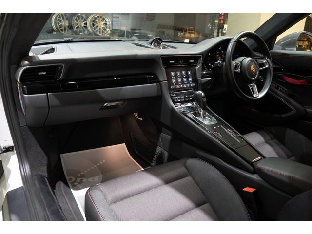 ９１１ ９１１カレラＴ　マトリクスＬＥＤヘッドライト（ＰＤＬＳ＋）　カレラＴインテリアＰＫＧレッドステッチ　レーンチェンジアシスト　ティンテッドテールレンズ　パワステプラス　スポーツエグゾースト　２０インチカレラＳホイール（32枚目）