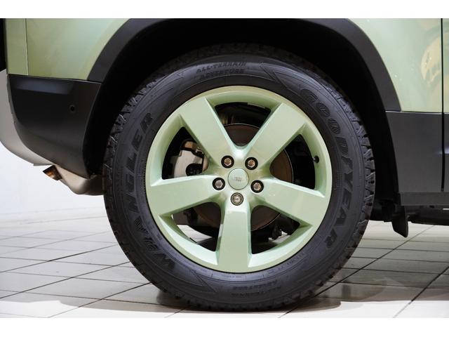 ディフェンダー 90X-ダイナミックHSE P300 75th Limited Edition(限定75台) ファブリックルーフ(格納式) 14way電動シート(ヒーター&クーラー付き) コールドクライメートパック 急速クーラーボックス(5枚目)