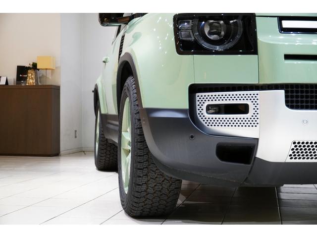 ディフェンダー 90X-ダイナミックHSE P300 75th Limited Edition(限定75台) ファブリックルーフ(格納式) 14way電動シート(ヒーター&クーラー付き) コールドクライメートパック 急速クーラーボックス(8枚目)