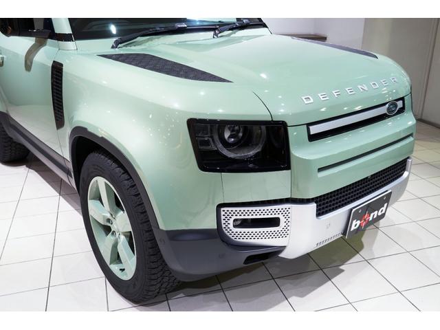 ディフェンダー 90X-ダイナミックHSE P300 75th Limited Edition(限定75台) ファブリックルーフ(格納式) 14way電動シート(ヒーター&クーラー付き) コールドクライメートパック 急速クーラーボックス(15枚目)