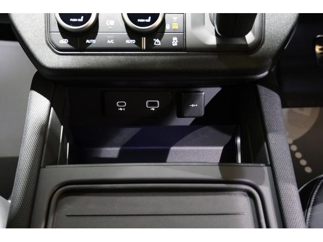 ディフェンダー 90X-ダイナミックHSE P300 75th Limited Edition(限定75台) ファブリックルーフ(格納式) 14way電動シート(ヒーター&クーラー付き) コールドクライメートパック 急速クーラーボックス(48枚目)