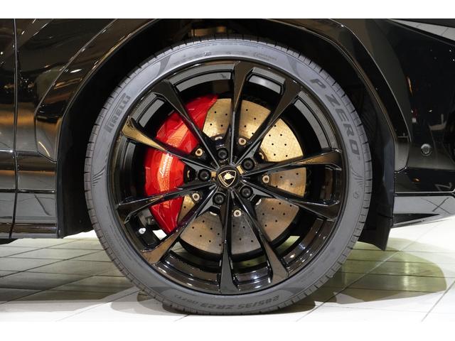 ウルス ベースグレード　パノラマサンルーフ　Ｔａｉｇｅｔｅ２３インチＡＷ　Ｂａｎｇ＆Ｏｌｕｆｓｅｎサウンドシステム　Ｑ－Ｃｉｔｕｒａレザーシート　　ベンチレーションシート（4枚目）