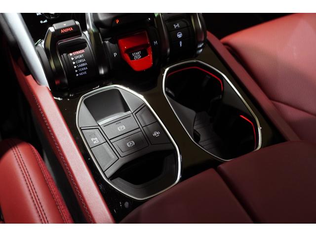 ウルス ベースグレード　パノラマサンルーフ　Ｔａｉｇｅｔｅ２３インチＡＷ　Ｂａｎｇ＆Ｏｌｕｆｓｅｎサウンドシステム　Ｑ－Ｃｉｔｕｒａレザーシート　　ベンチレーションシート（48枚目）