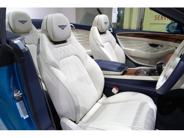 コンチネンタル GT V8アズールコンバーチブル ツーリングスペック シティスペック フロントシートコンフォートスペック ダイアモンドナーリング ムードライティングスペック バーティカルベイングリル(22枚目)