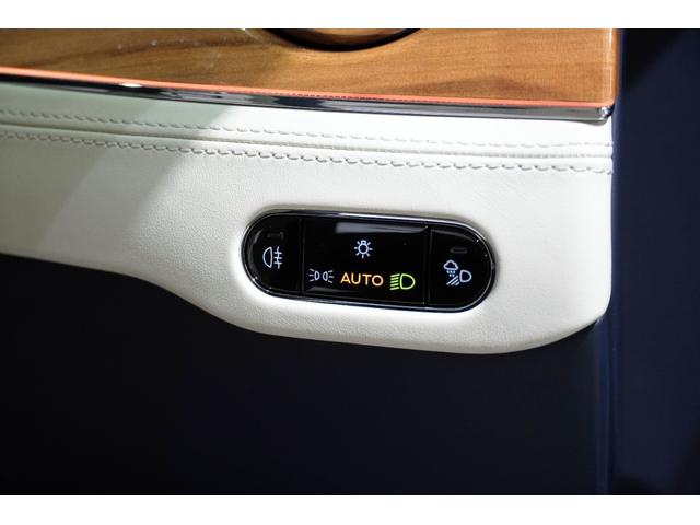 コンチネンタル GT V8アズールコンバーチブル ツーリングスペック シティスペック フロントシートコンフォートスペック ダイアモンドナーリング ムードライティングスペック バーティカルベイングリル(27枚目)