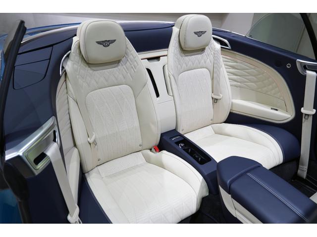 コンチネンタル GT V8アズールコンバーチブル ツーリングスペック シティスペック フロントシートコンフォートスペック ダイアモンドナーリング ムードライティングスペック バーティカルベイングリル(30枚目)