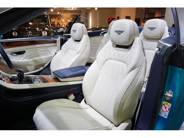 コンチネンタル GT V8アズールコンバーチブル ツーリングスペック シティスペック フロントシートコンフォートスペック ダイアモンドナーリング ムードライティングスペック バーティカルベイングリル(34枚目)