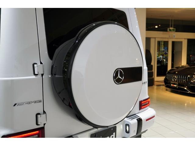 Gクラス G63 マヌファクトゥーアプログラム+ ナイトパッケージ 21インチマットブラック鍛造AW ブラック×ブラウン2トーンレザー カーボンインテリアトリム(13枚目)