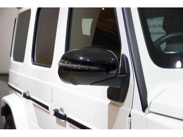 Gクラス G63 マヌファクトゥーアプログラム+ ナイトパッケージ 21インチマットブラック鍛造AW ブラック×ブラウン2トーンレザー カーボンインテリアトリム(18枚目)