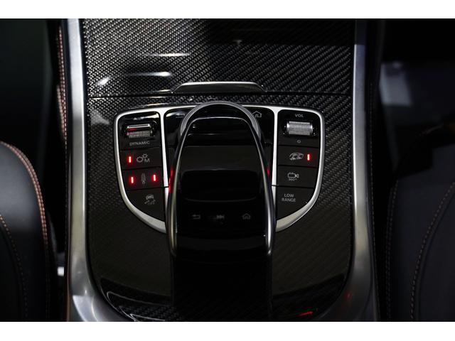 Gクラス G63 マヌファクトゥーアプログラム+ ナイトパッケージ 21インチマットブラック鍛造AW ブラック×ブラウン2トーンレザー カーボンインテリアトリム(51枚目)